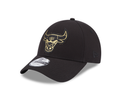 9Forty Metallic Badge - Chicago Bulls Black/Metallic Gold