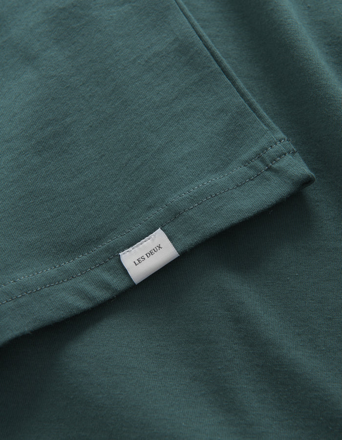 Blake T-Shirt - Pine Green/Dark Sand