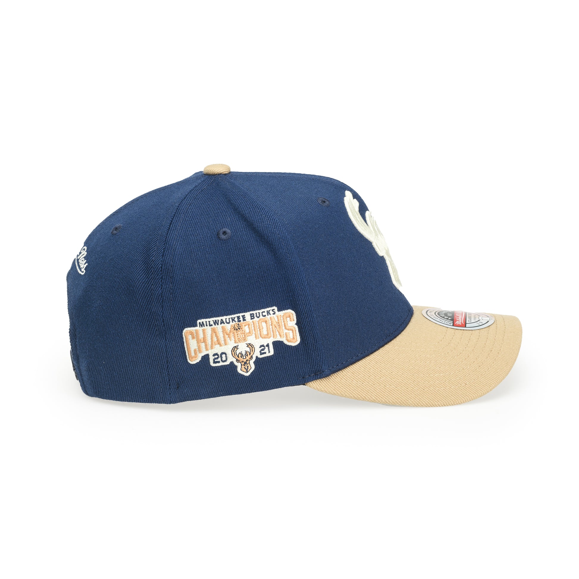 Sand Storm Classic Red Milwaukee Bucks - Navy/Sand