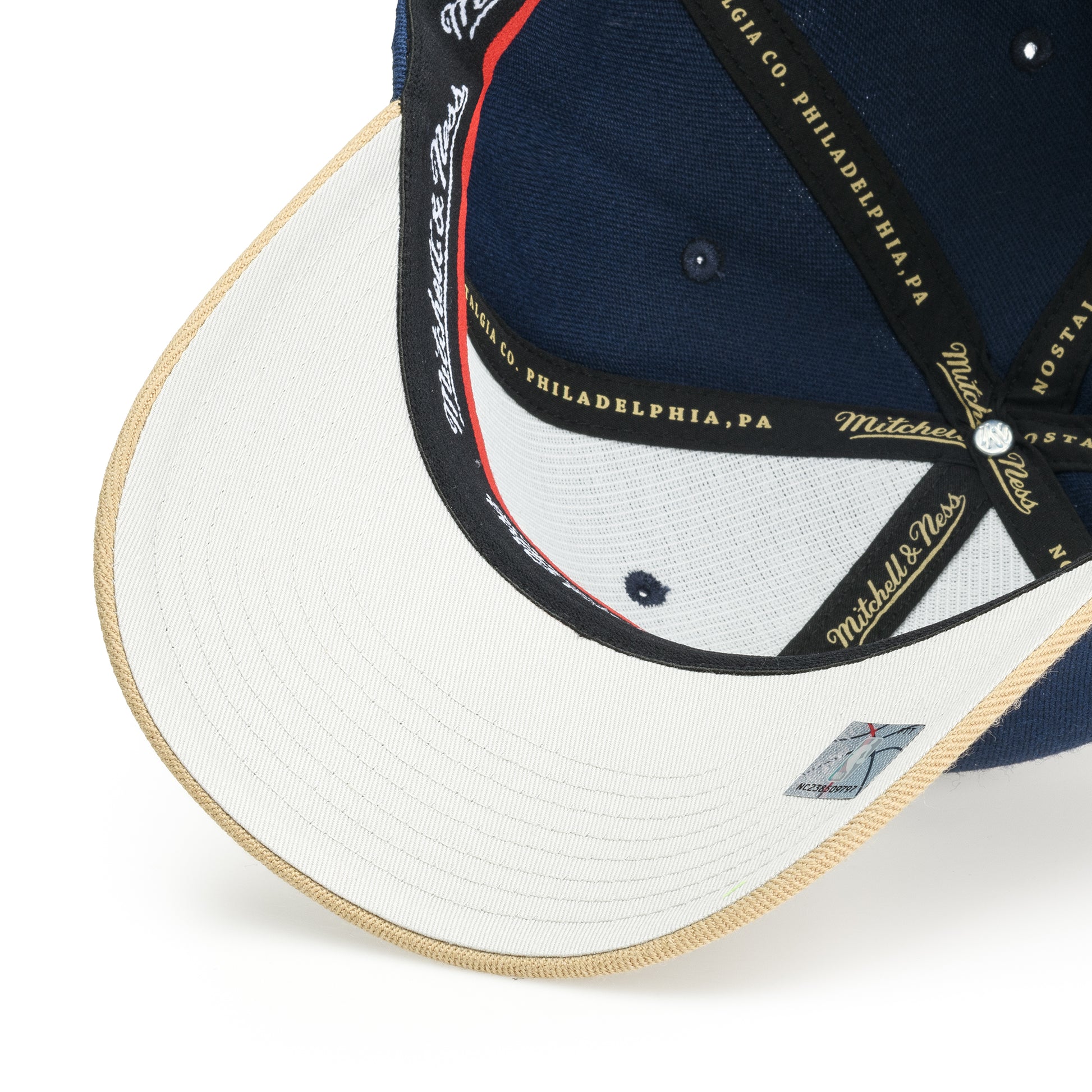 Sand Storm Classic Red Milwaukee Bucks - Navy/Sand