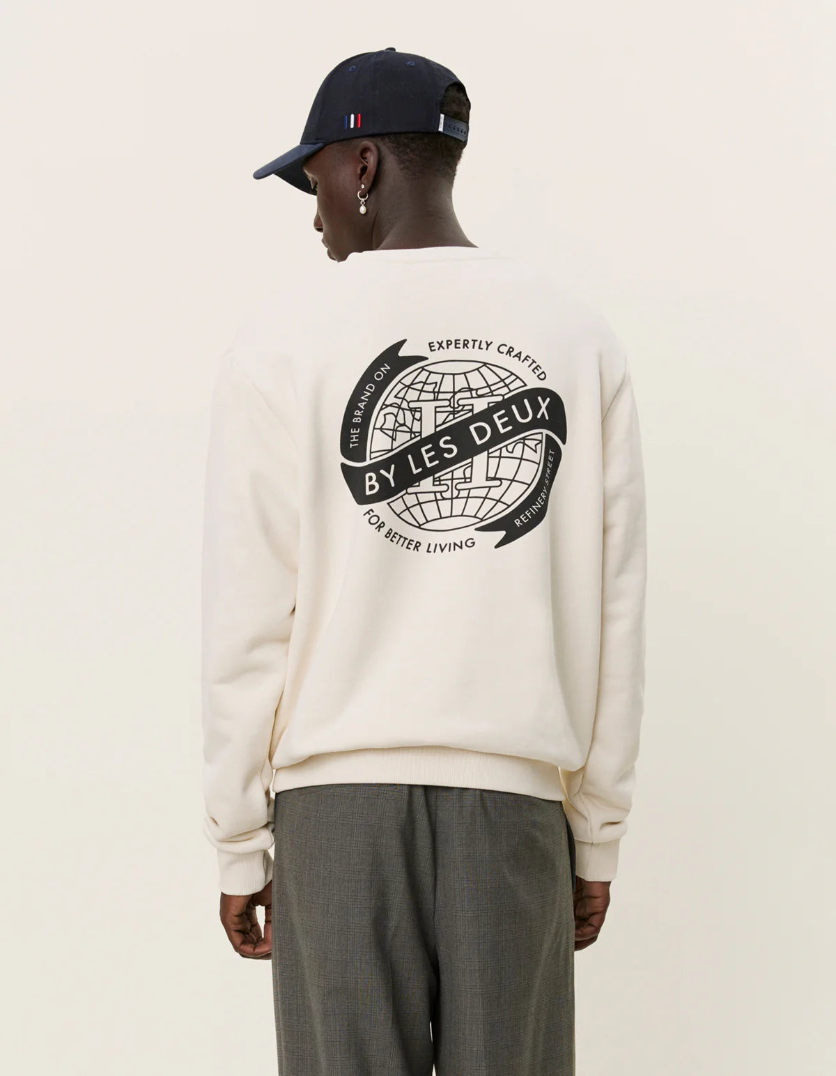 Globe Sweatshirt - Ivory/Black