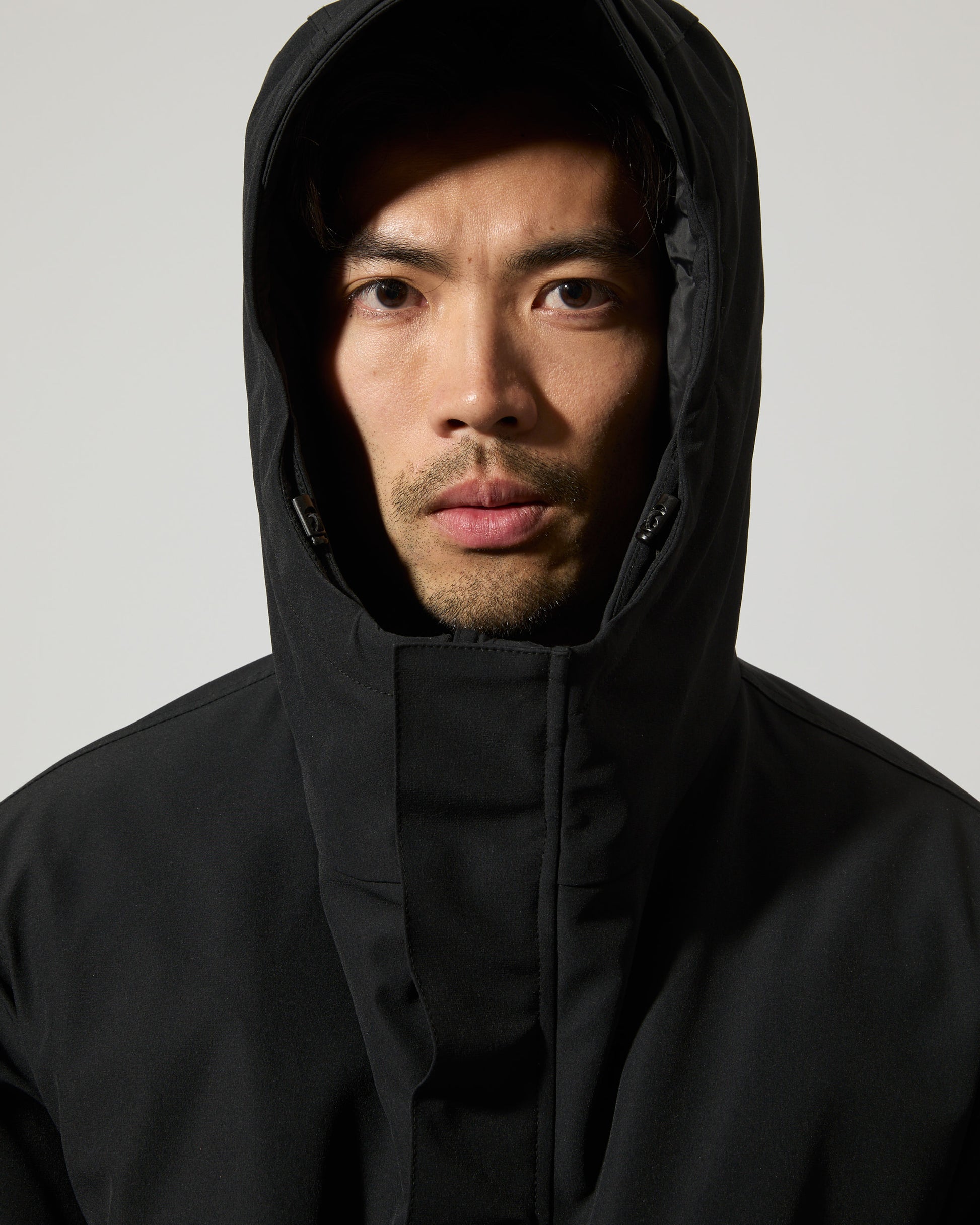 Louie - Black