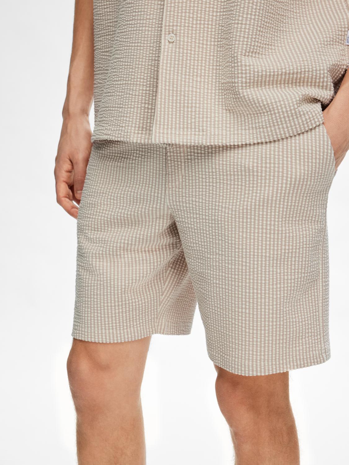 Regular Ben Seersucker Jersey Shorts - Desert Taupe Blanc De Blanc