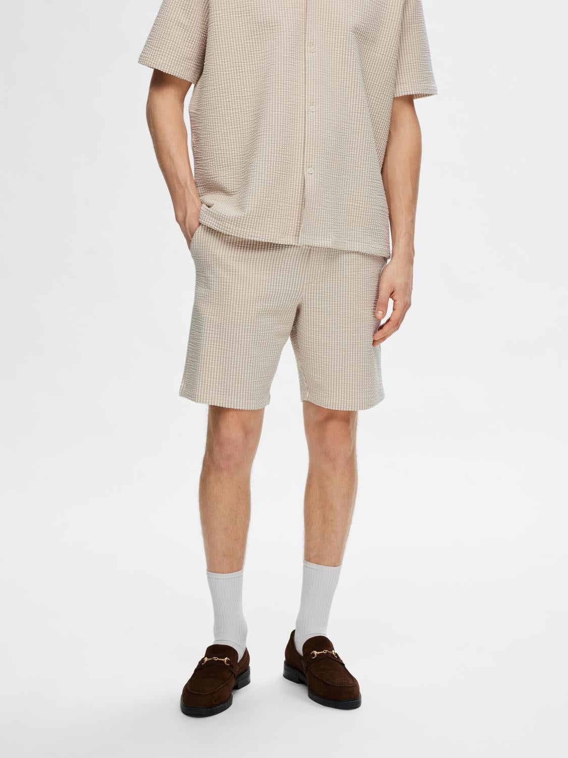 Regular Ben Seersucker Jersey Shorts - Desert Taupe Blanc De Blanc