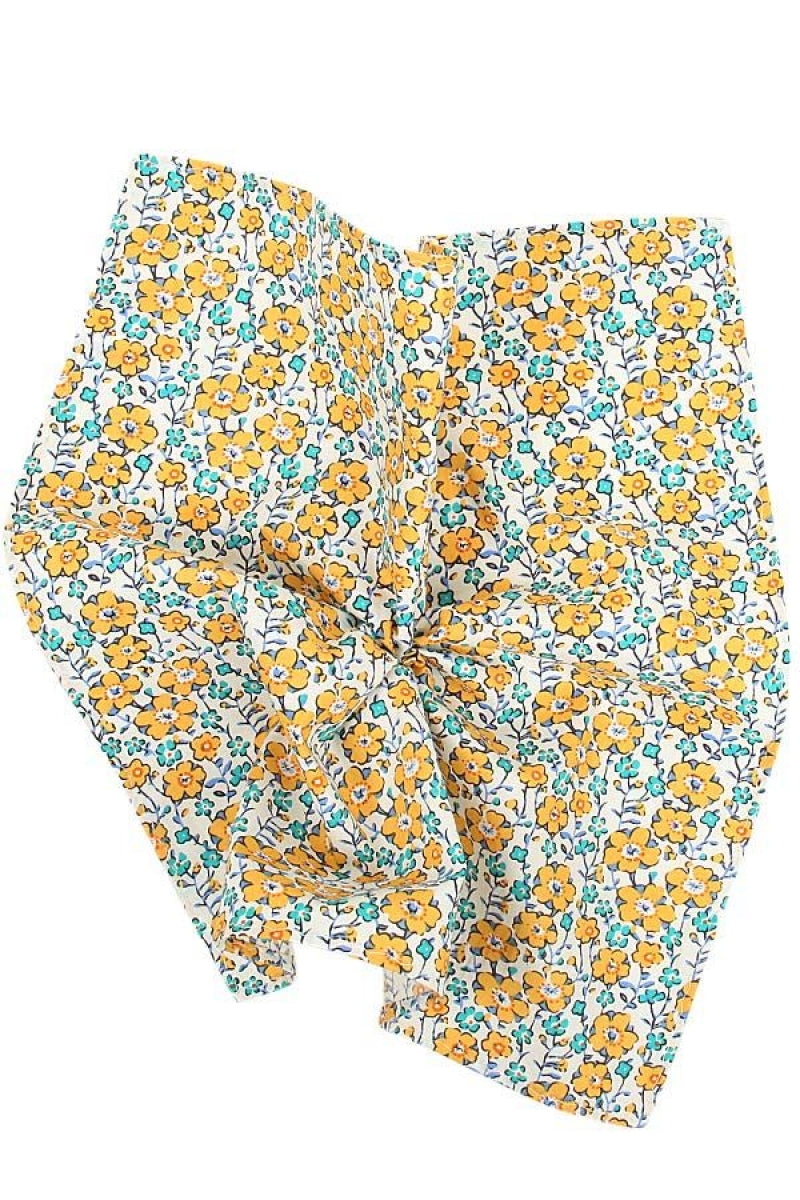 Hankie Fashion - Withe with summer flowers