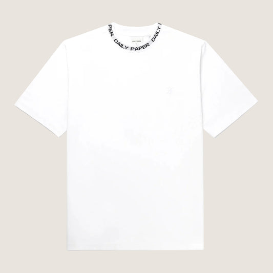 Vit t-shirt från daily paper med tryck på halsringen, framifrån